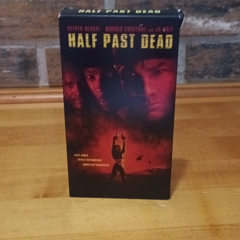 Half Past Dead 2002  Action Thriller vhs tape - Picture 7 of 7